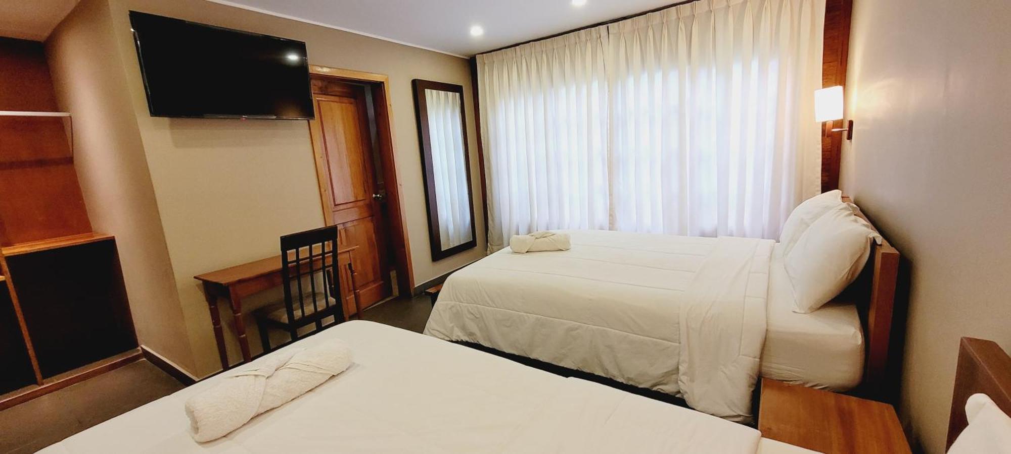 Hotel Heidinger Оксапампа Екстериор снимка