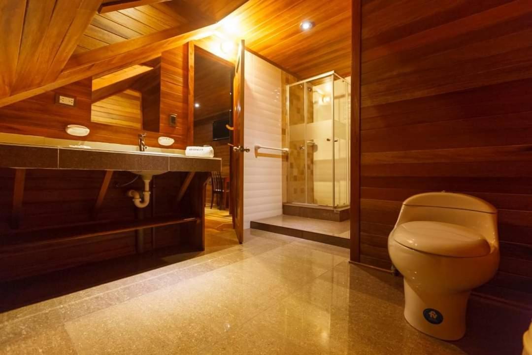 Hotel Heidinger Оксапампа Екстериор снимка