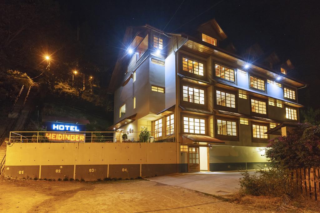 Hotel Heidinger Оксапампа Екстериор снимка