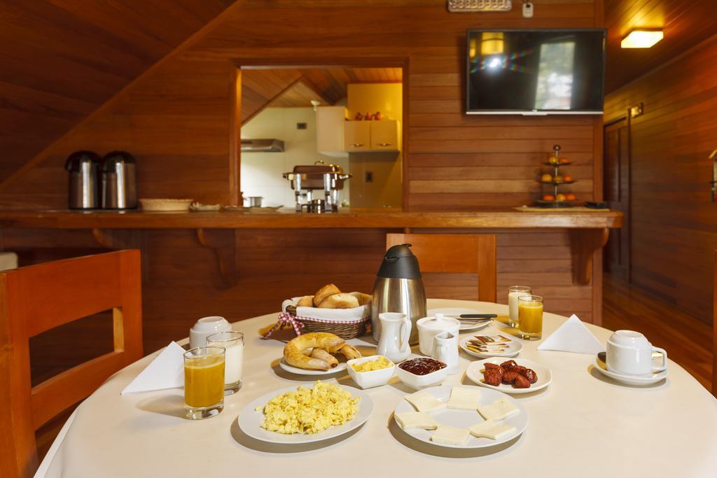 Hotel Heidinger Оксапампа Екстериор снимка
