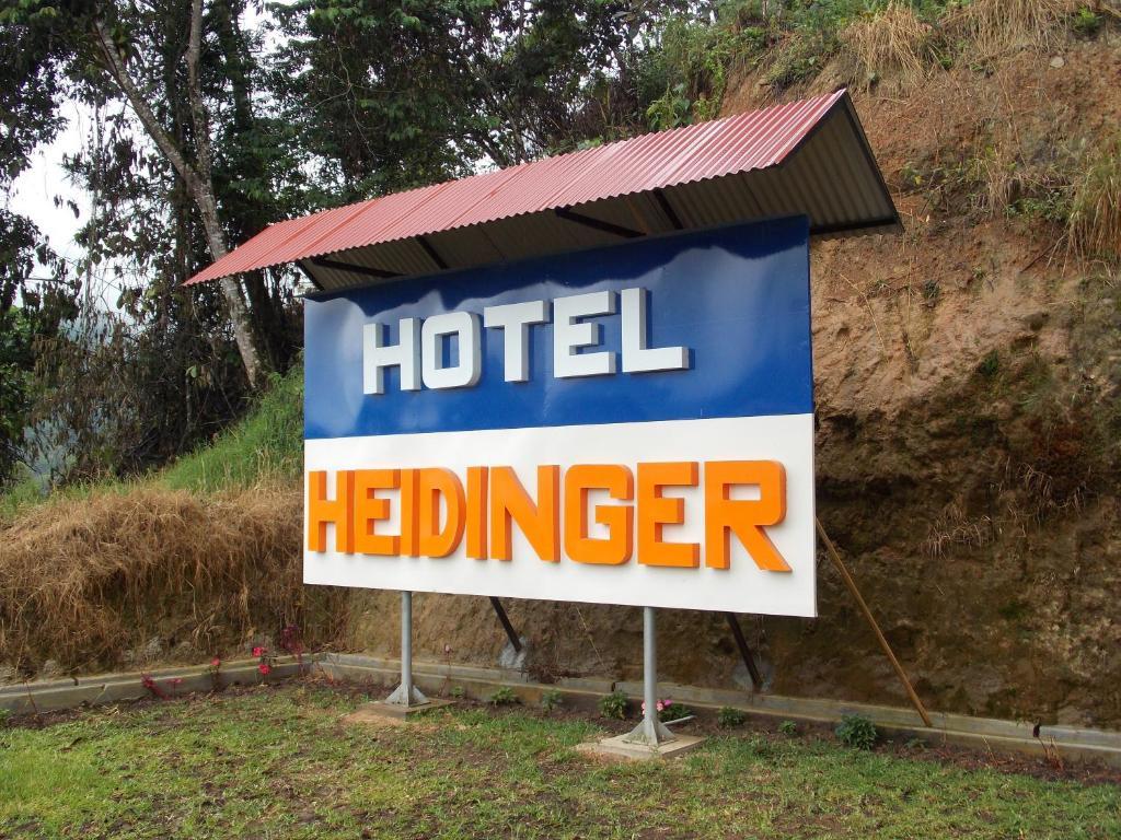 Hotel Heidinger Оксапампа Екстериор снимка