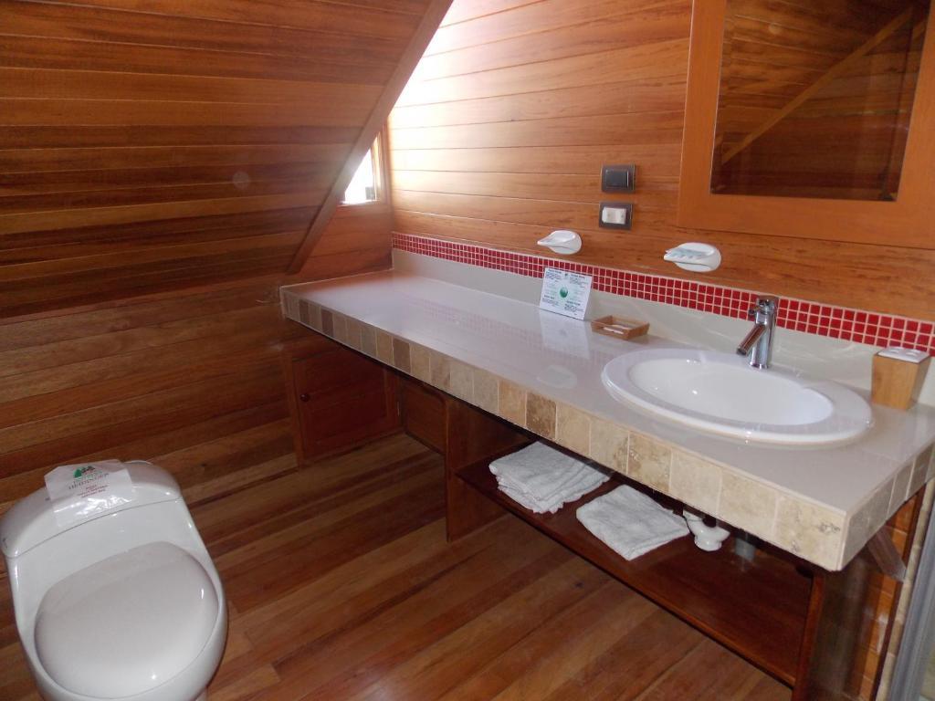 Hotel Heidinger Оксапампа Екстериор снимка