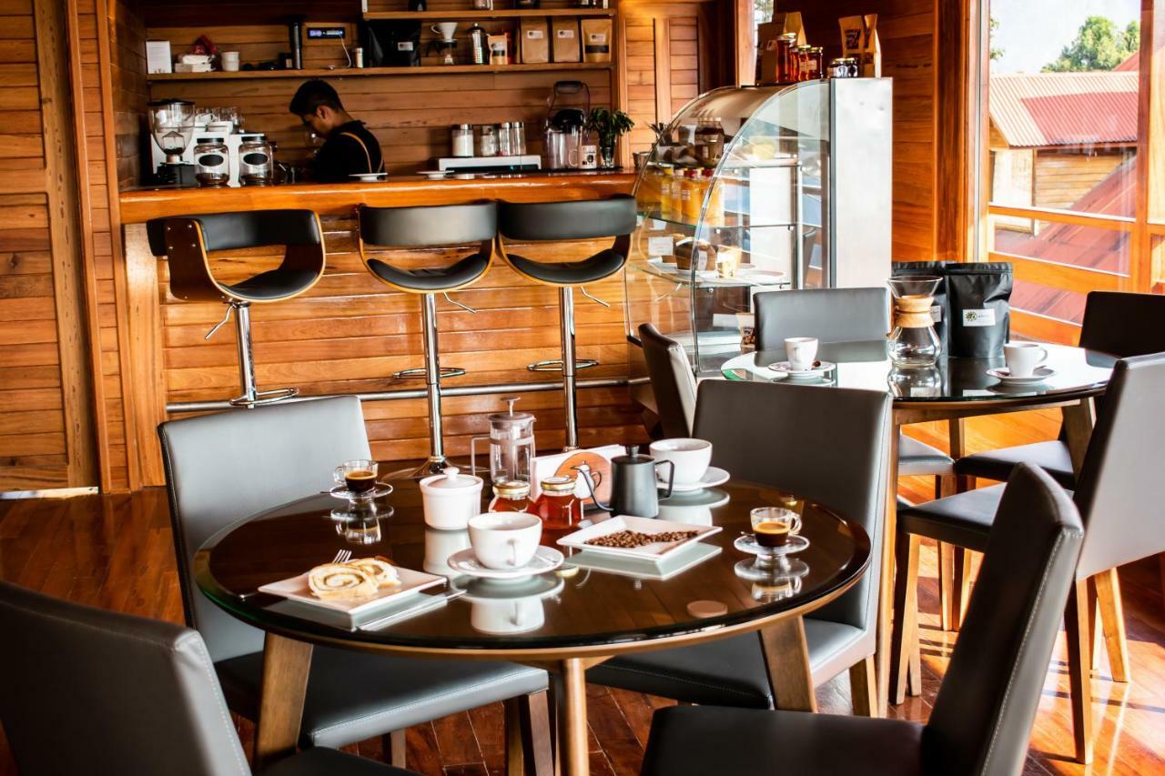 Hotel Heidinger Оксапампа Екстериор снимка